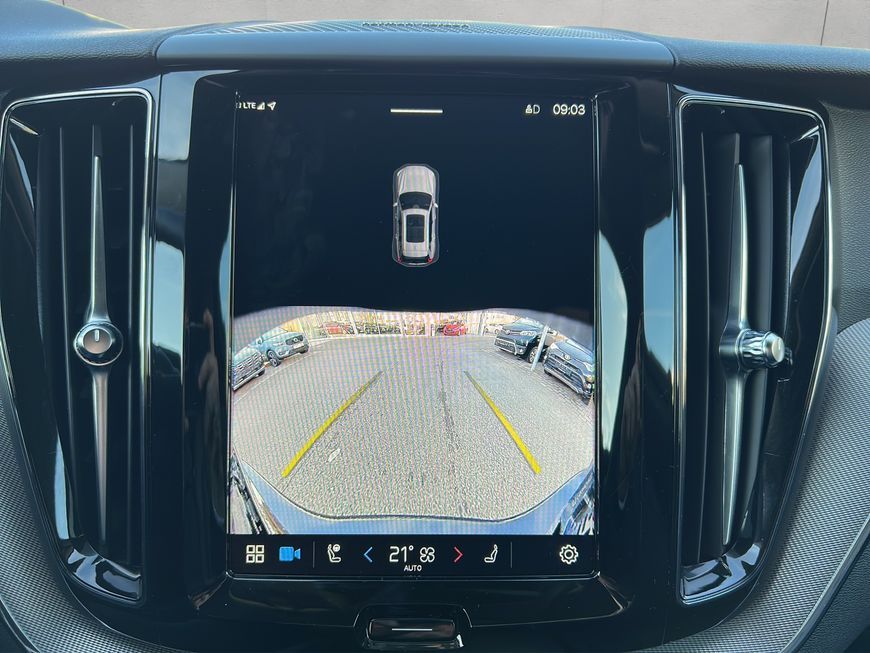 Volvo XC60 B4 D AWD Plus Dark