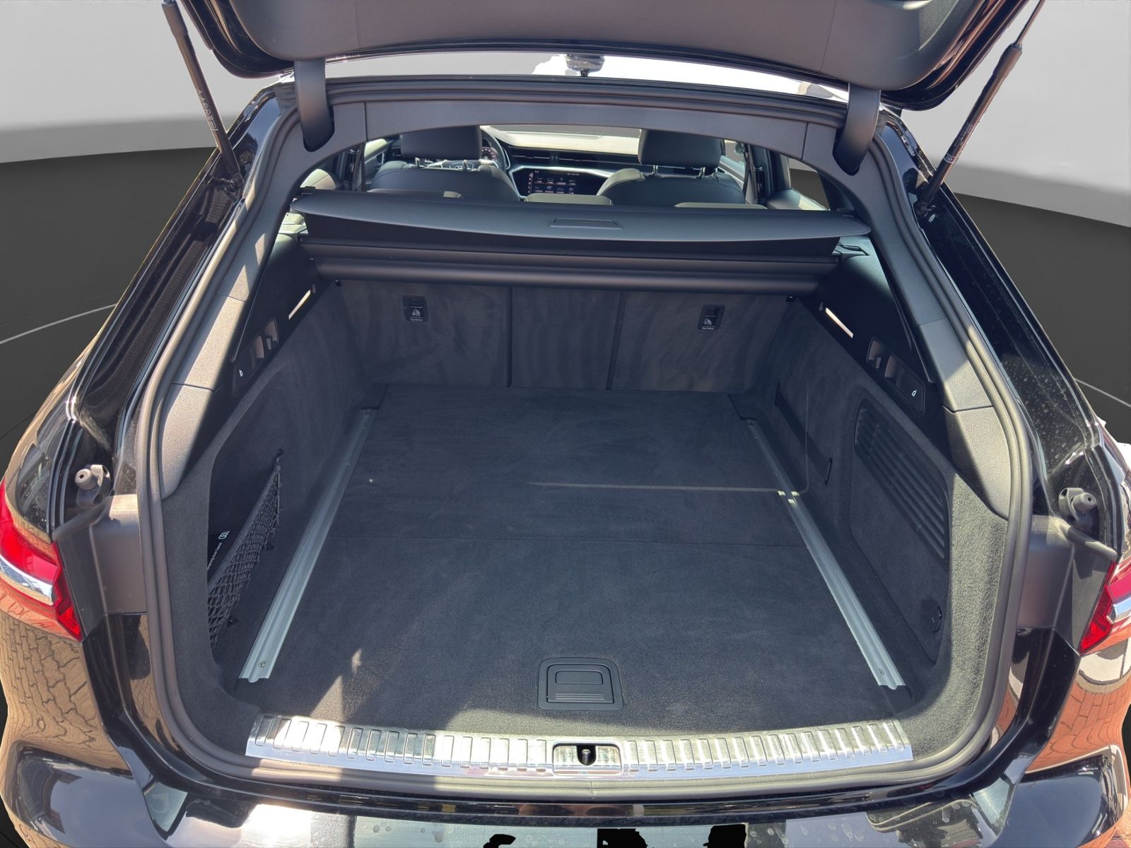 Audi A6 Avant 50 TDI quattro S line - Samsaru's Car Outlet