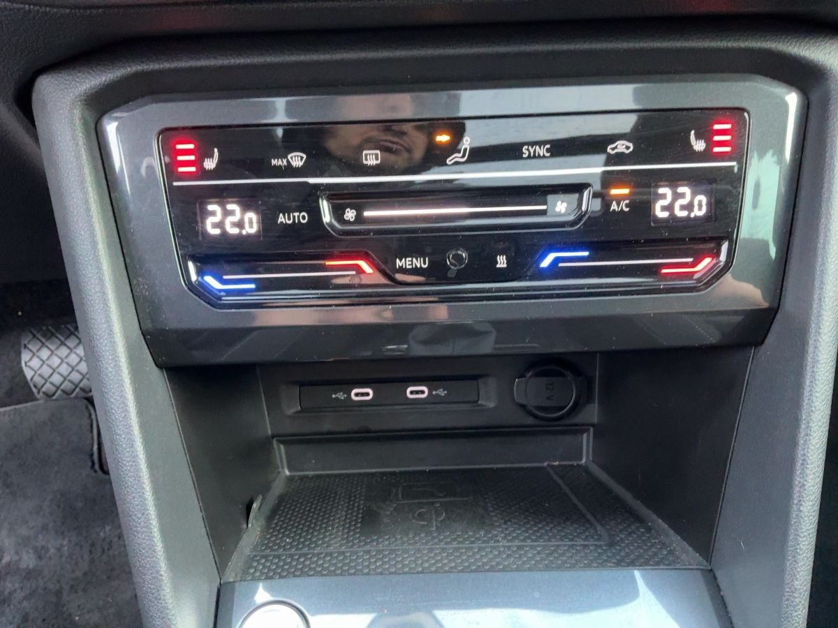 Volkswagen Tiguan 2.0 TDI 4M ELEGANCE MATRIX+NAVI+AHK+PANO