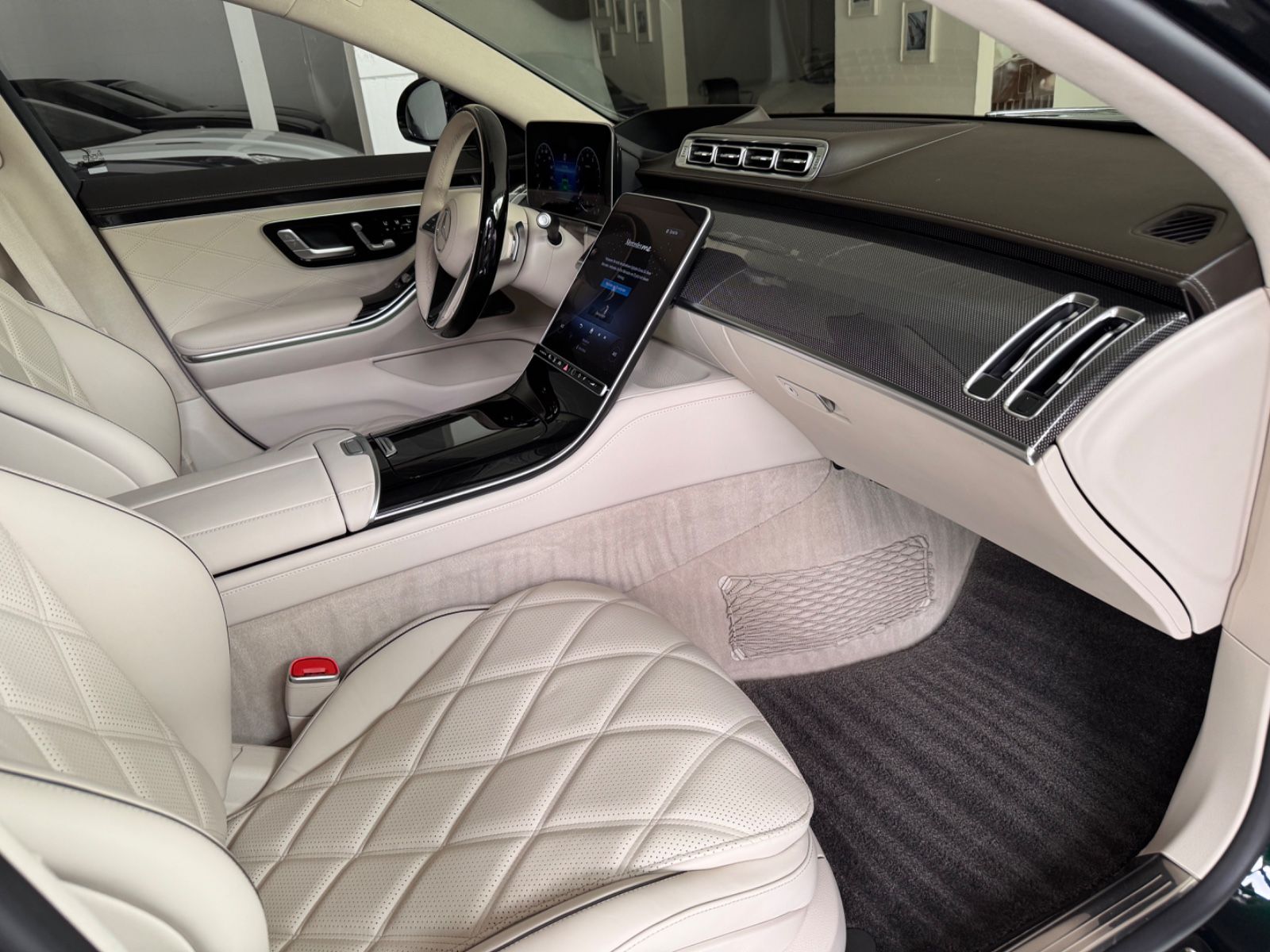Mercedes-Benz S 680 Maybach - Samsaru's Car Outlet