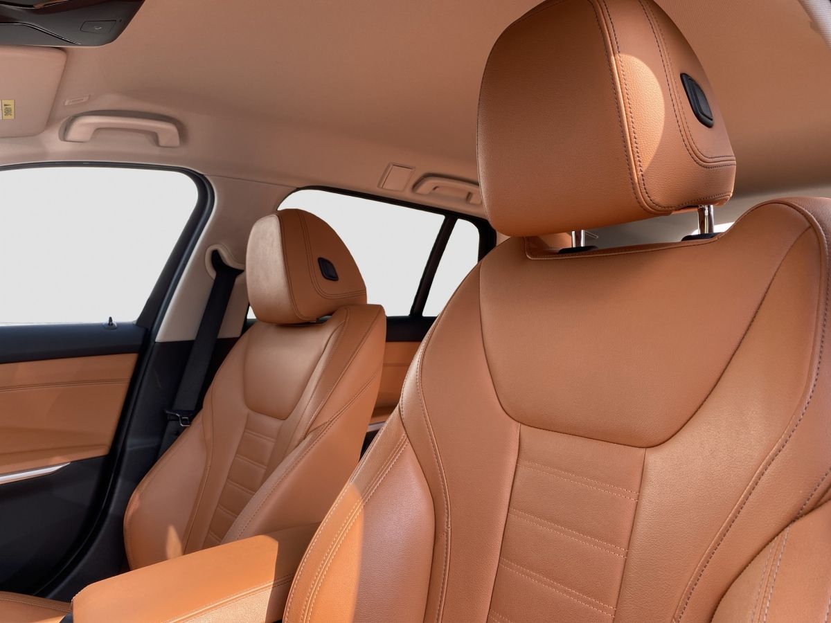 BMW 320i Touring Luxury Line - Samsaru's Car Outlet