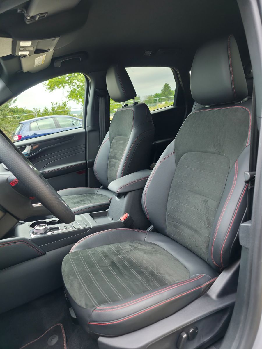 Ford Kuga Hybrid AWD - Samsaru's Car Outlet