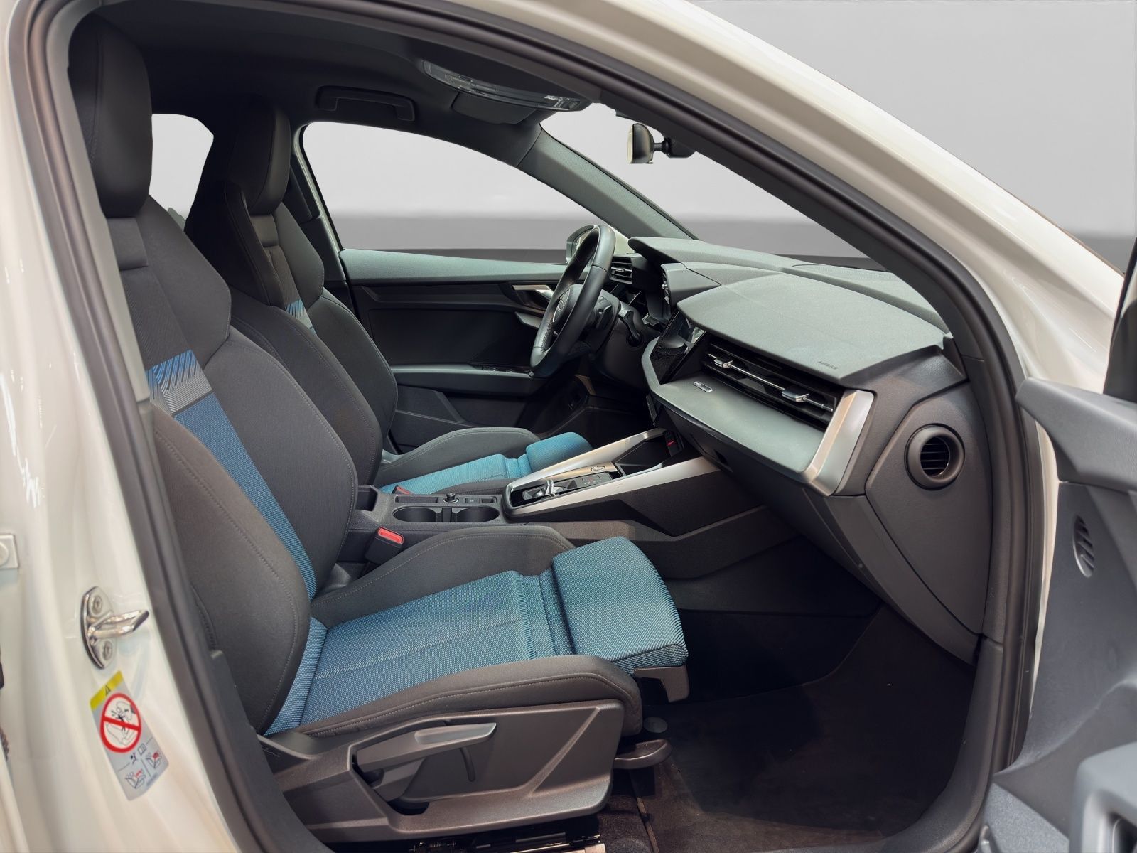 Audi A3 Sportback 45 TFSIe S LINE LED SITZHZ GJR LM17