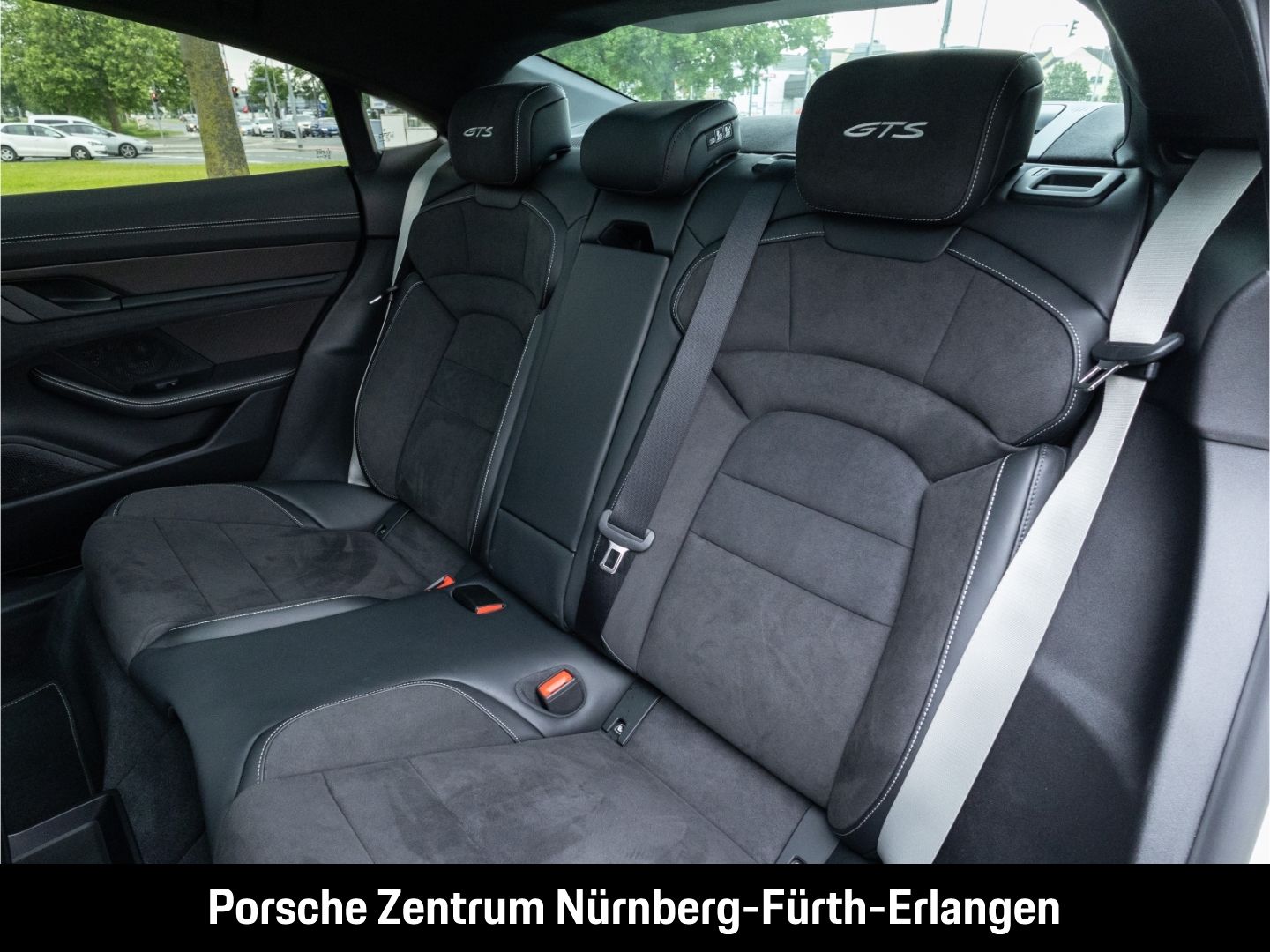 Porsche Taycan GTS PSCB BOSE InnoDrive SurroundView Pano