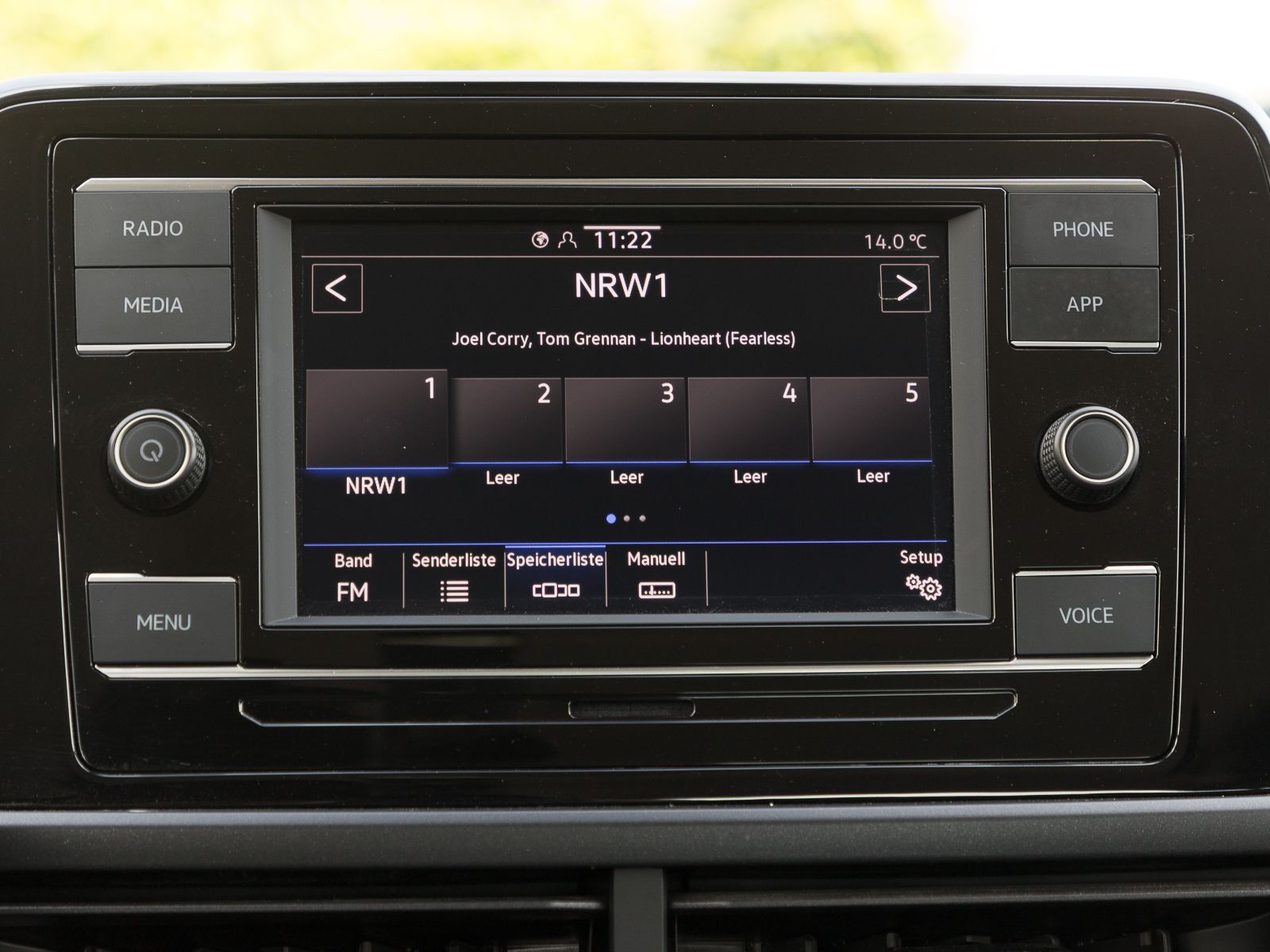 Volkswagen T-Roc 1.0 TSI - Samsaru's Car Outlet