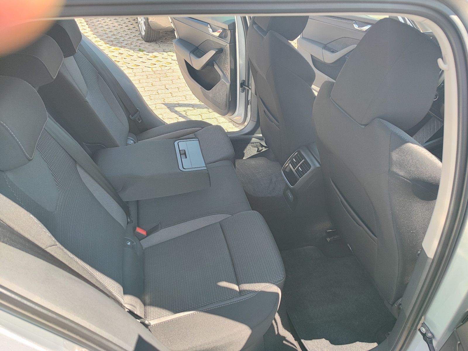 Skoda Octavia 2.0 TDi - Samsaru's Car Outlet