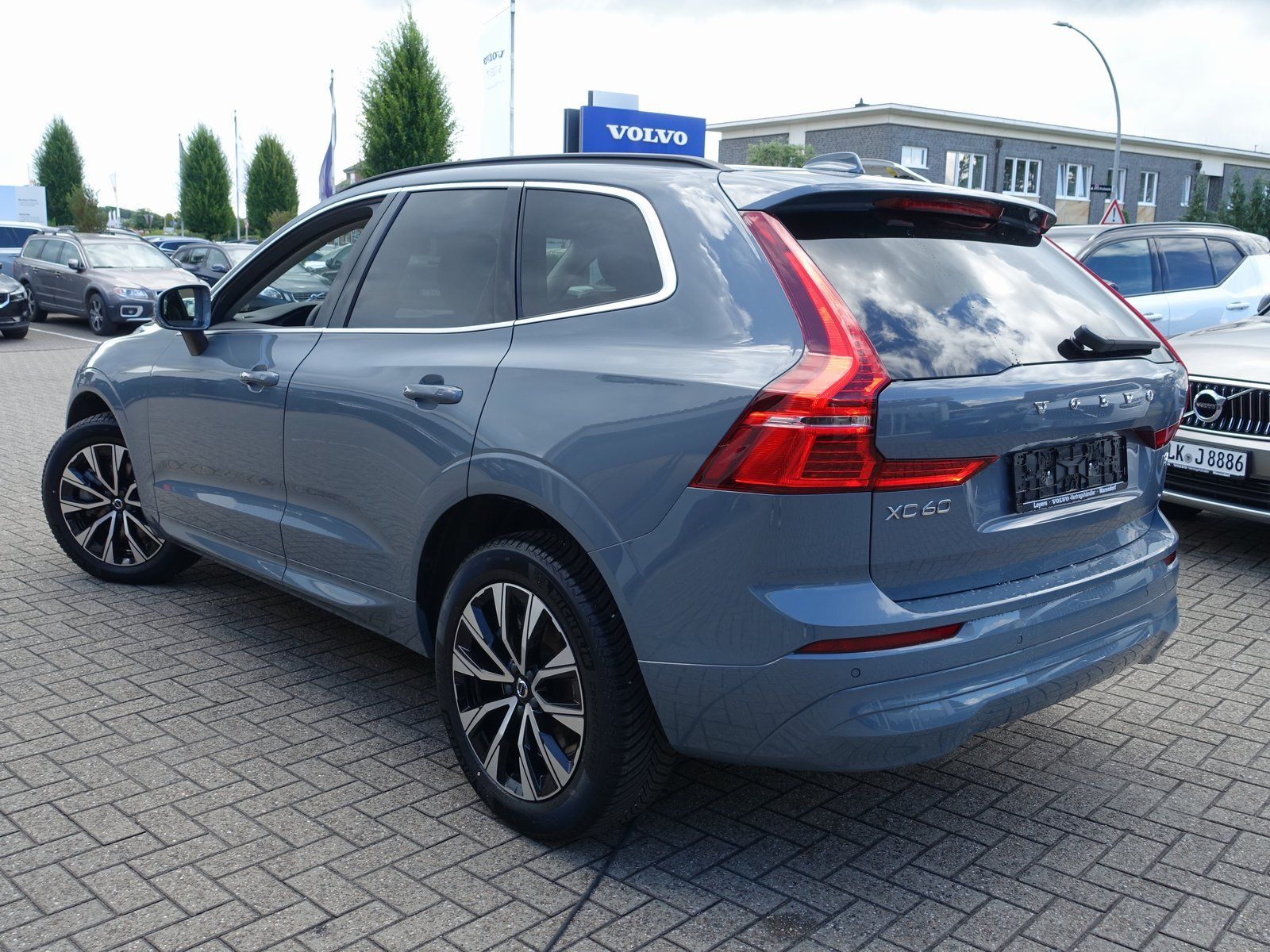 Volvo XC60 Core B4 Mild-Hybrid - Samsaru's Car Outlet