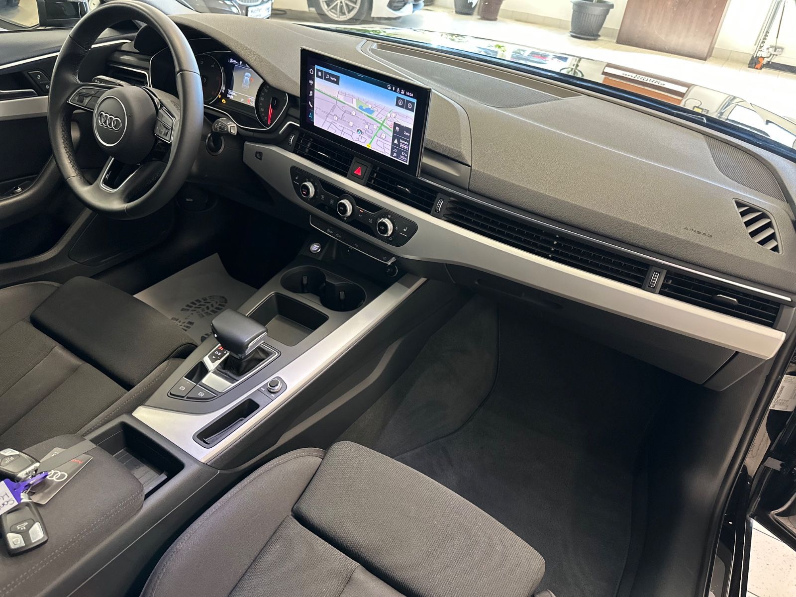 Audi A4 Avant 35 TDI Aut - Samsaru's Car Outlet