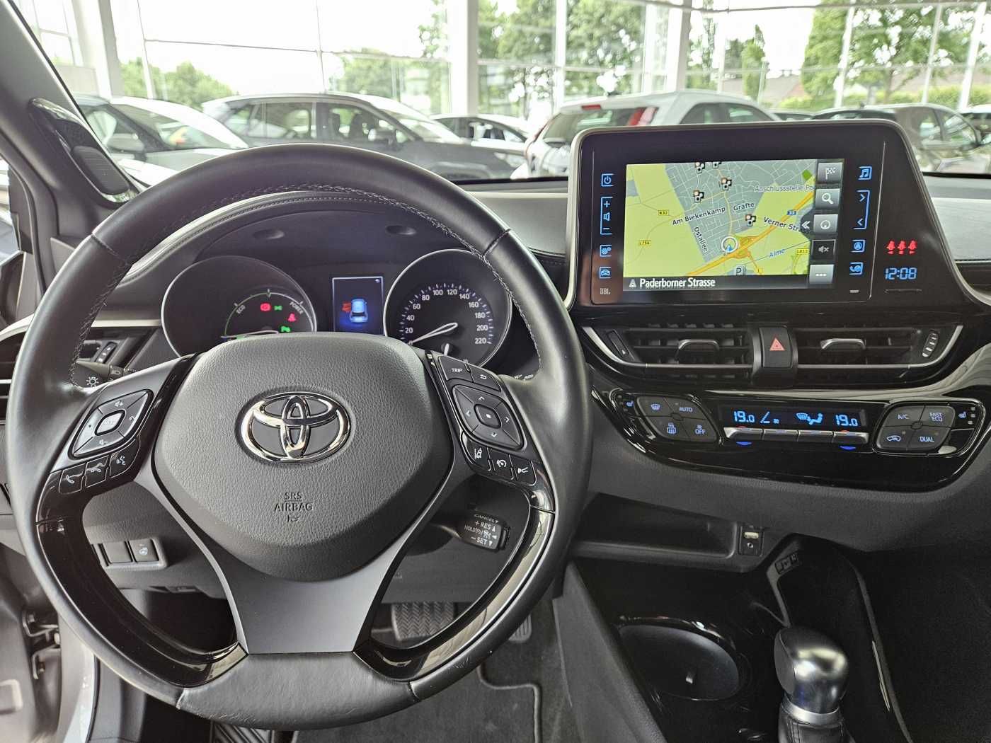 Toyota C-HR Hybrid Style - Samsaru's Car Outlet
