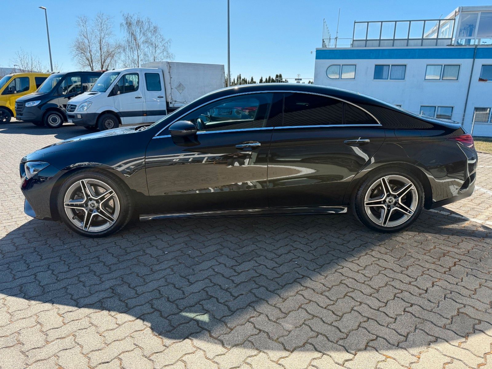 Mercedes-Benz CLA 200 AMG-Line - Samsaru's Car Outlet