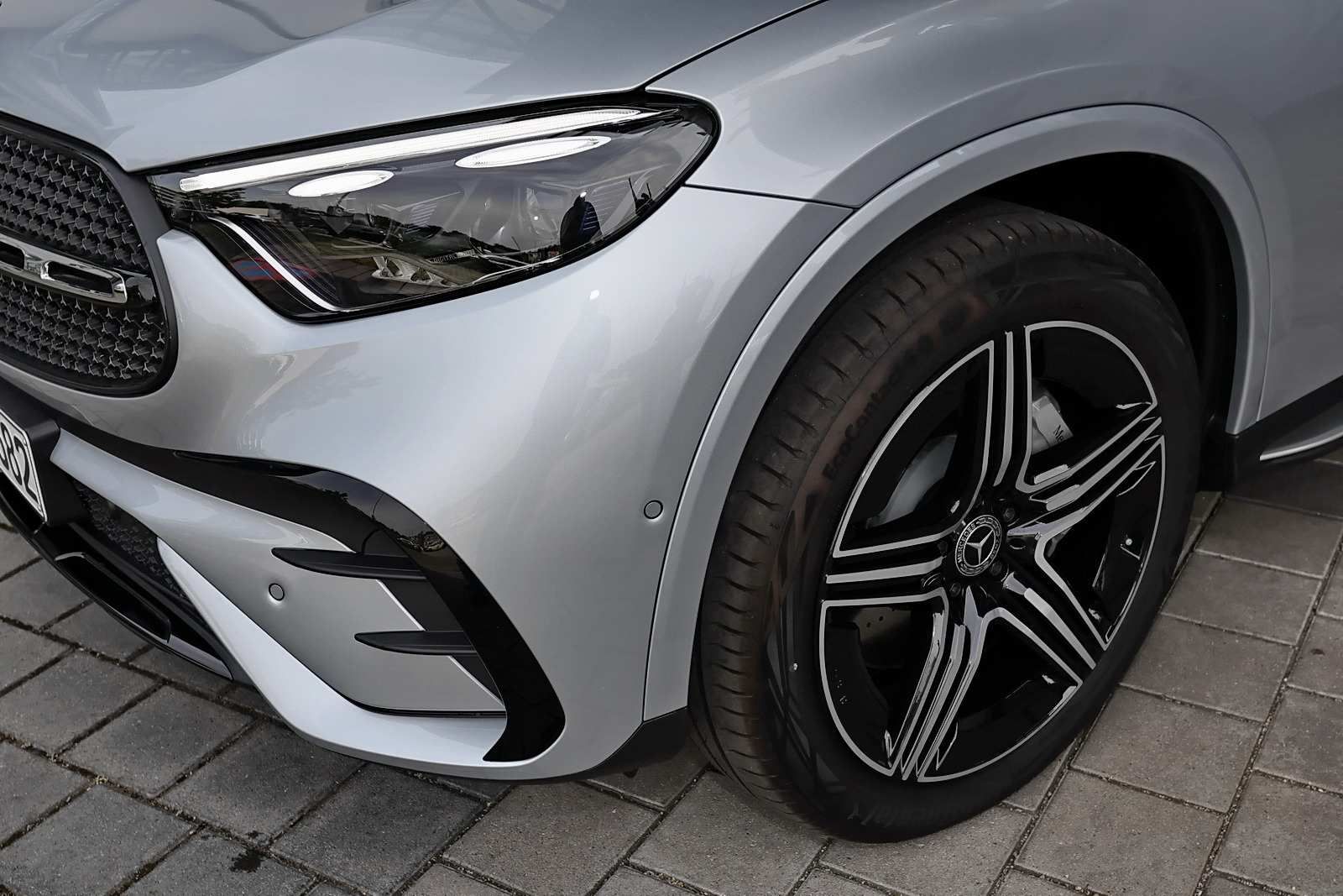 Mercedes-Benz GLC 300 d 4M AMG MBUX+360°+DIG-LED+Pano+AHK+Nigh