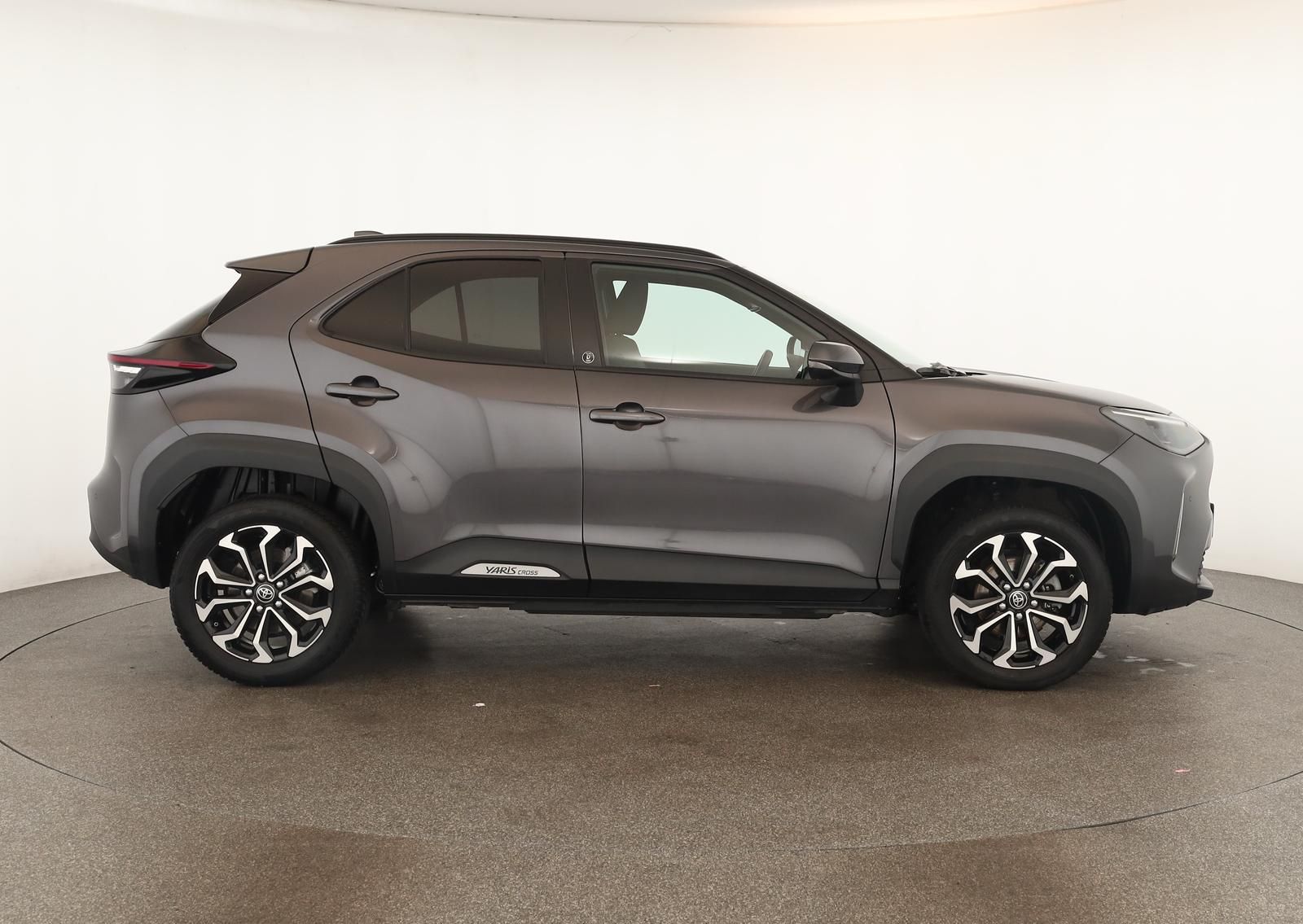 Toyota Yaris Cross CVT Team D LED Navi SHZ iACC Kam 17"