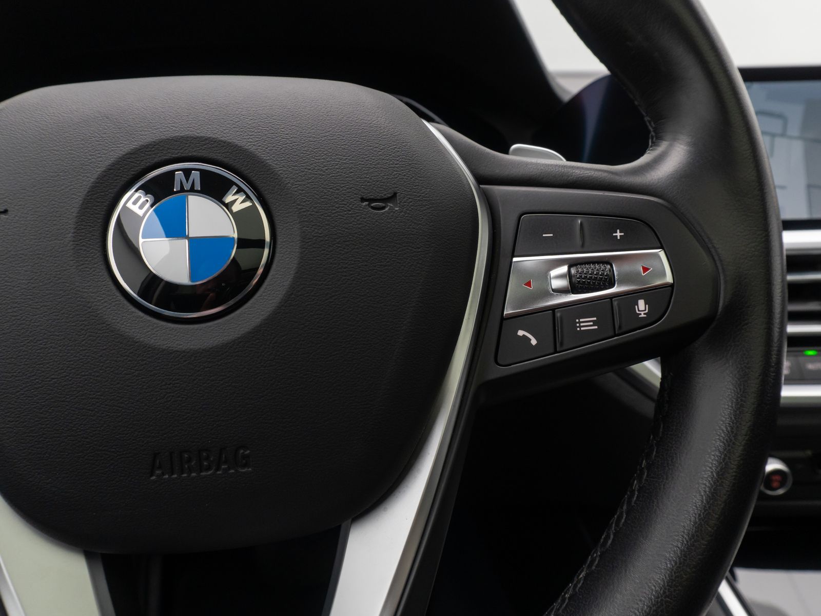 BMW 330i Sport Line - Samsaru's Car Outlet