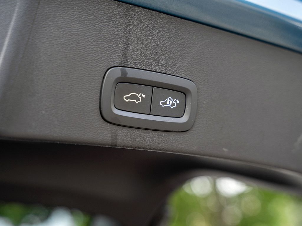 Volvo XC40 T4 Recharge Core AHK ACC