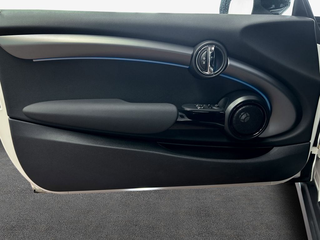 MINI Cooper SE MINI Yours - Samsaru's Car Outlet