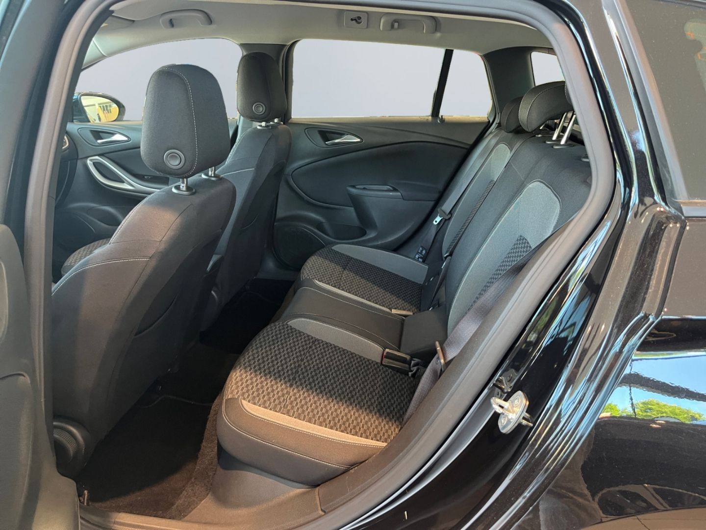Opel Astra 1.5 D ST Automatik Edition - Samsaru's Car Outlet