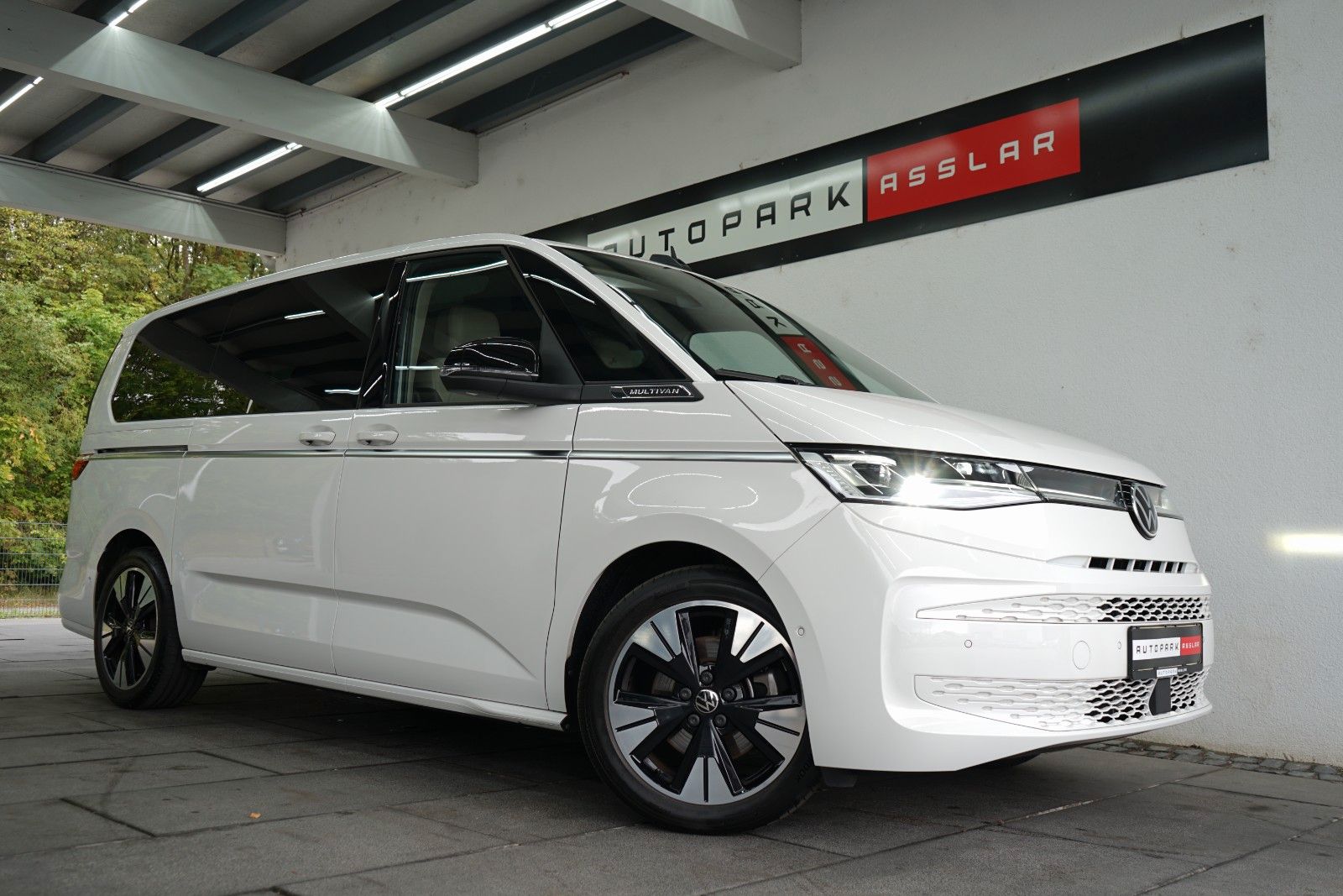 Volkswagen T7 Multivan Lang 2.0 TSI Style/Leder/Mega-Spec!