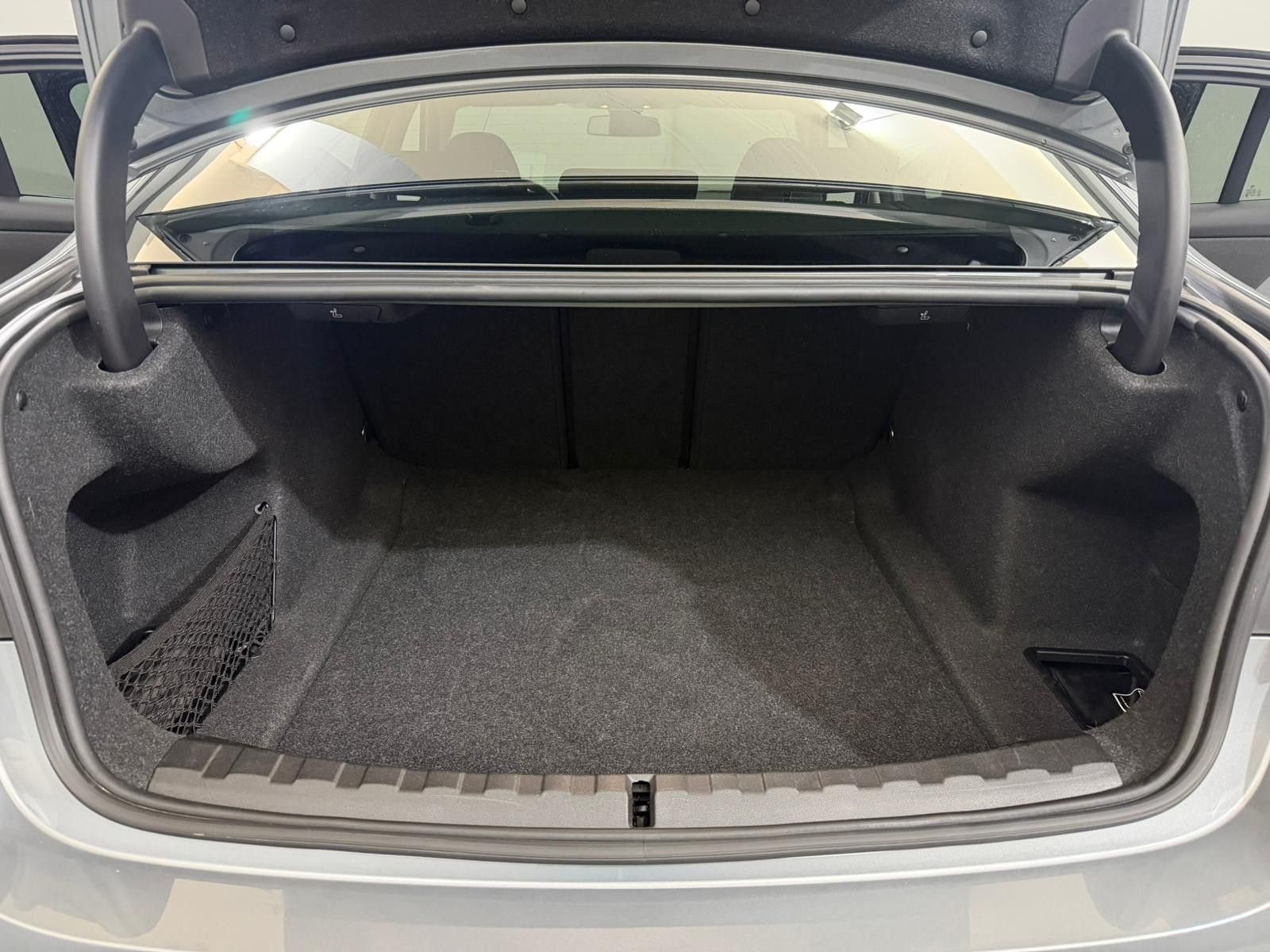 BMW 320d Limo xDrive Shadow-Line AHK*LED*WIDE*U-FREI