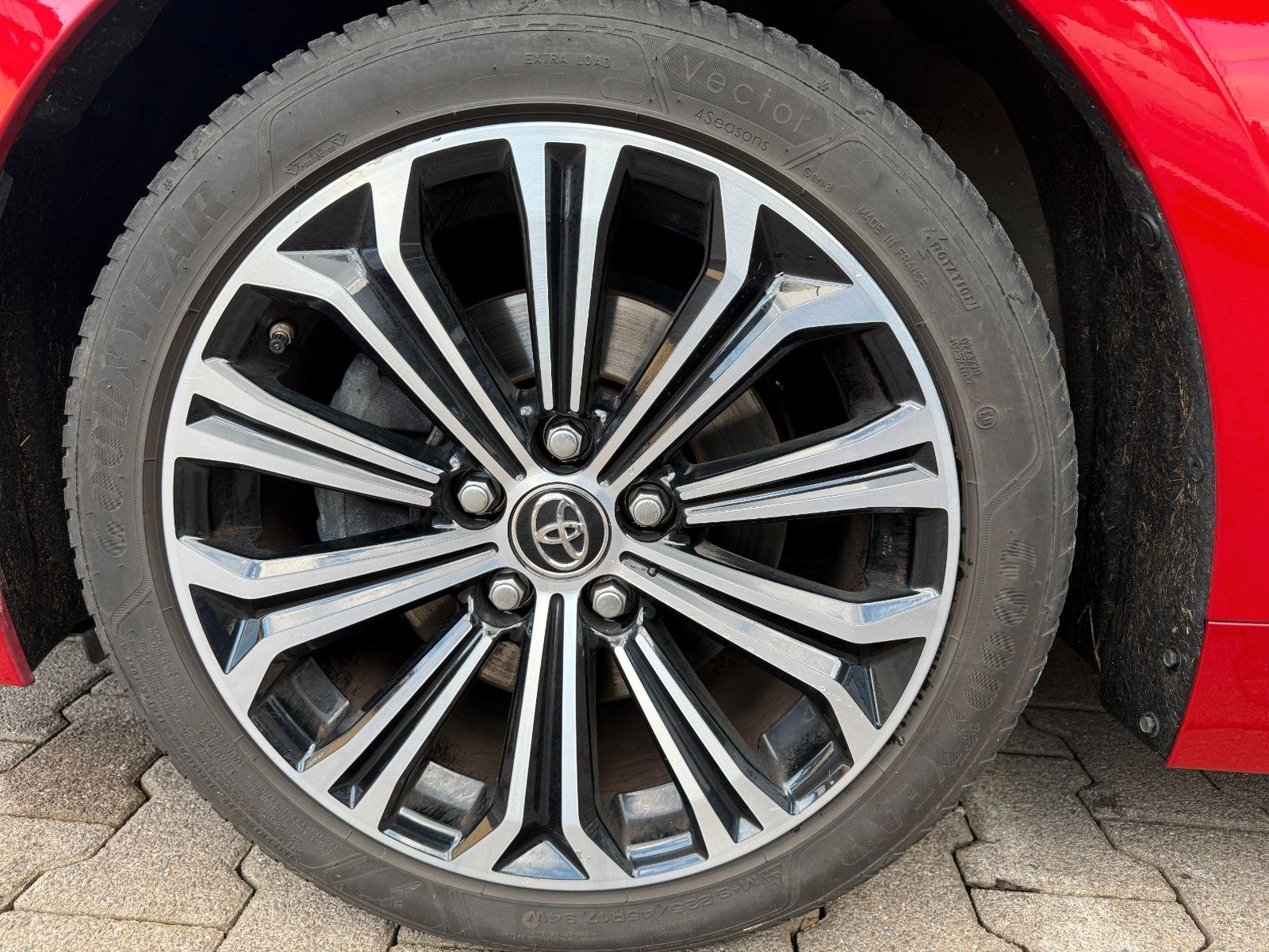 Toyota Corolla Hybrid - Samsaru's Car Outlet