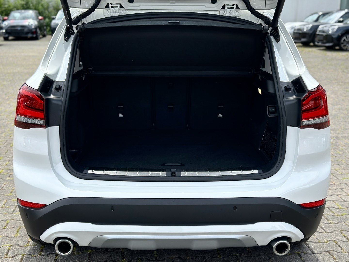 BMW X1 xDrive20i xLine - Samsaru's Car Outlet