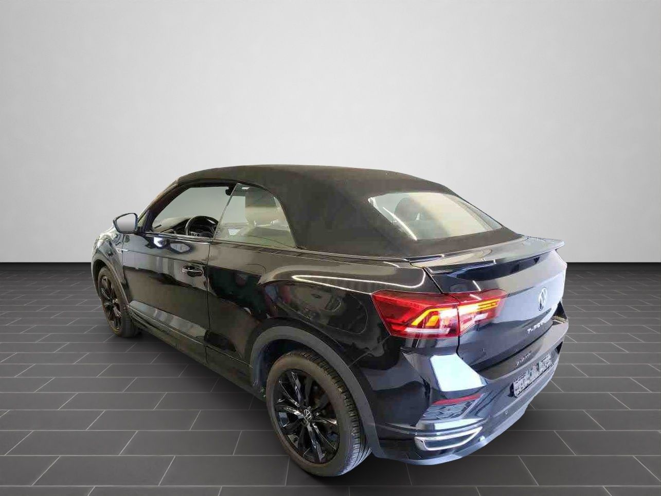 Volkswagen T-Roc R-Line - Samsaru's Car Outlet