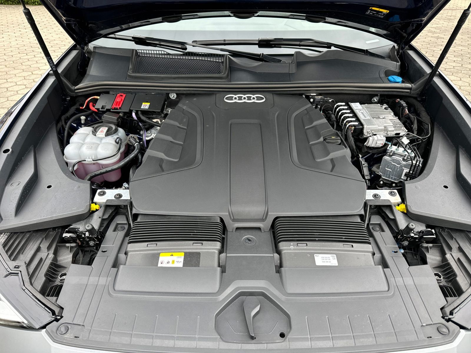 Audi Q8 50 TDI S-line quattro - Samsaru's Car Outlet