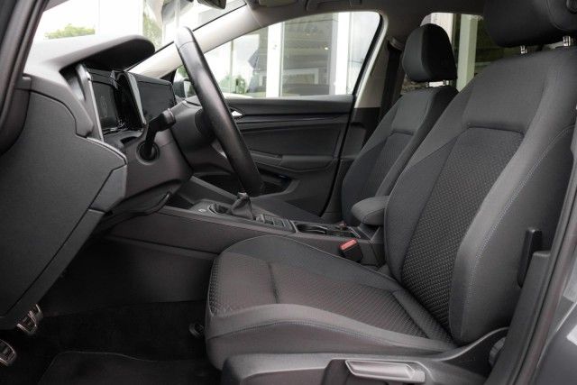 Volkswagen Golf VIII 1.5 TSI - Samsaru's Car Outlet