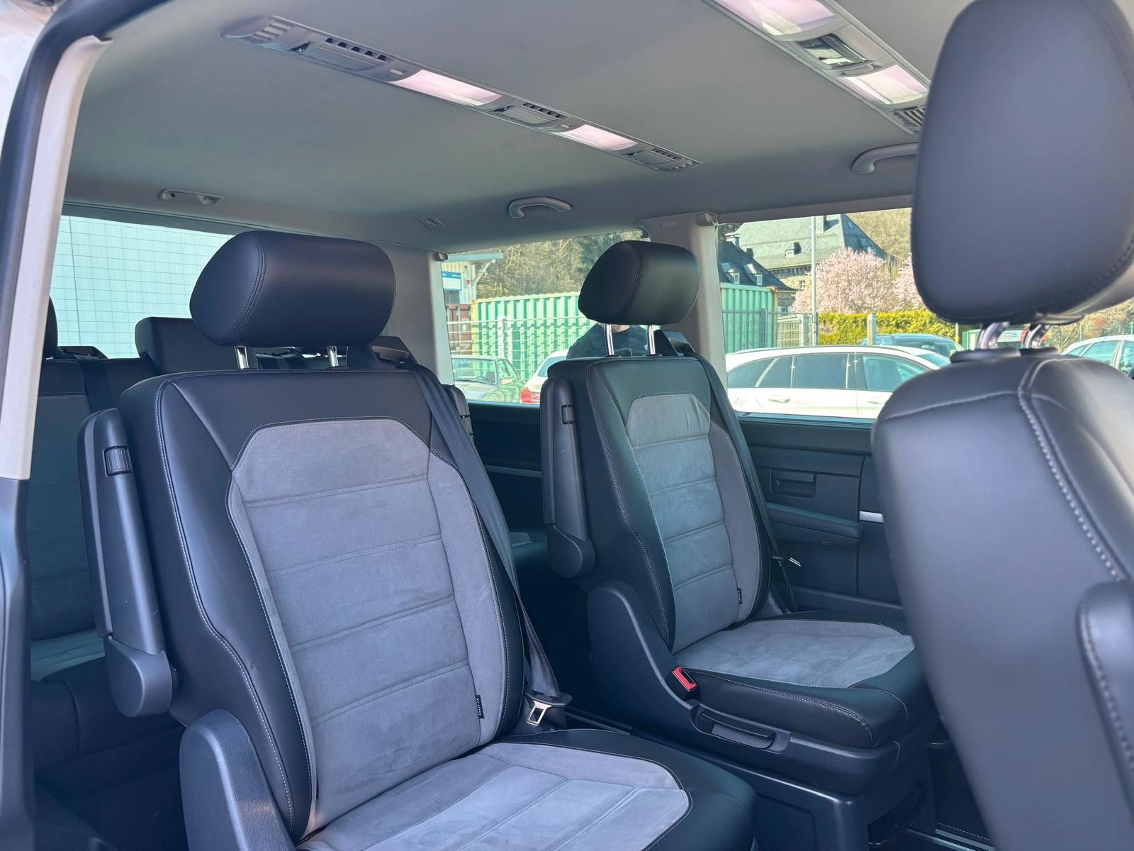 Volkswagen T6.1 Multivan 4Motion - Samsaru's Car Outlet