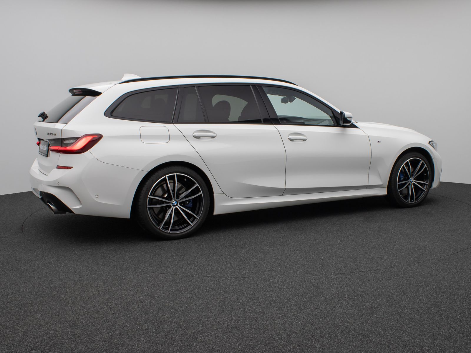 BMW 330e M Sport - Samsaru's Car Outlet