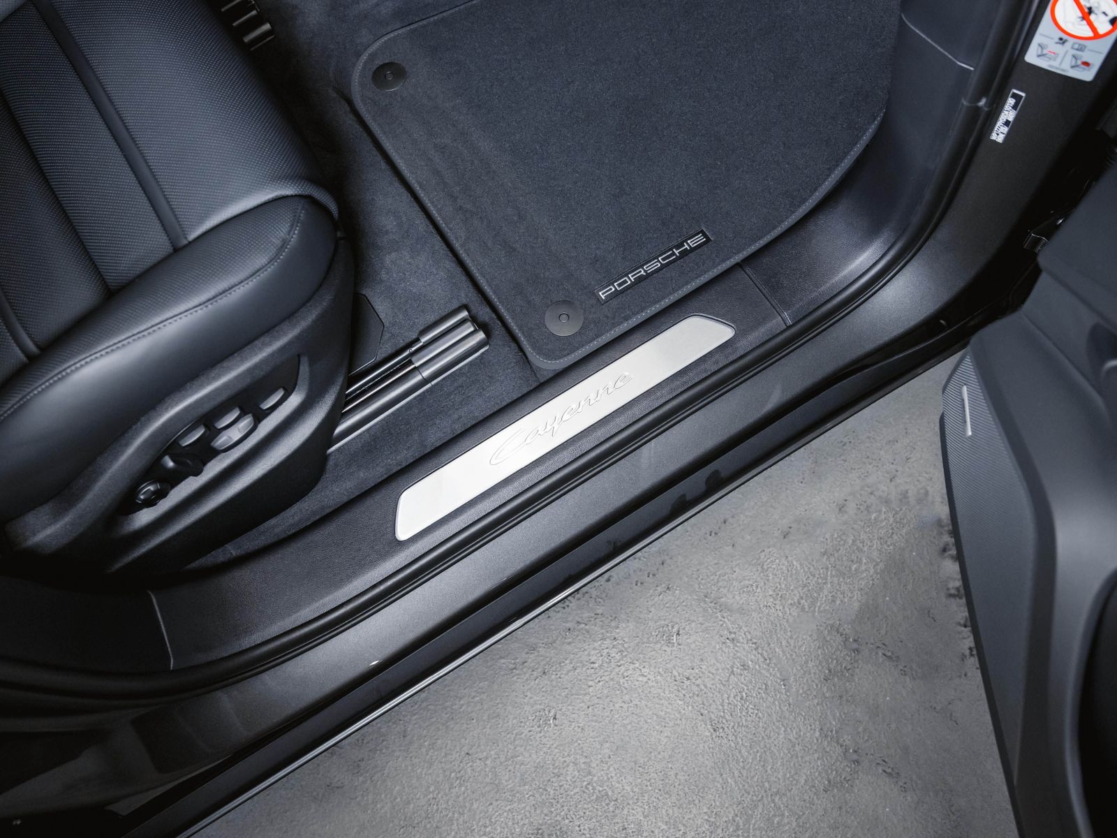 Porsche Cayenne E-Hybrid Sportabgasanlage Sportlenkrad