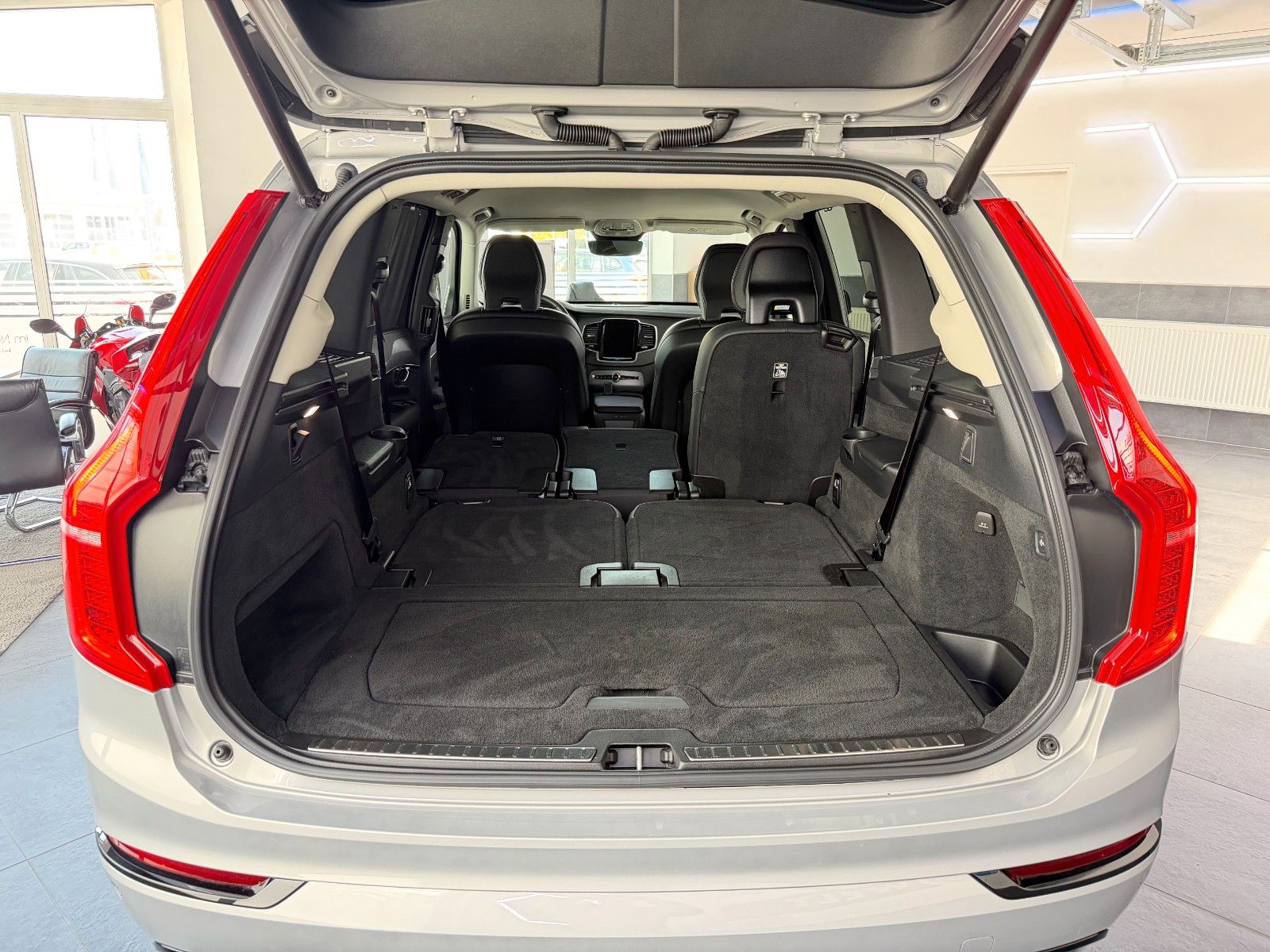 Volvo XC 90 Plus Dark AWD*7-Sitzer*LEDER*360°*AHK*ACC*