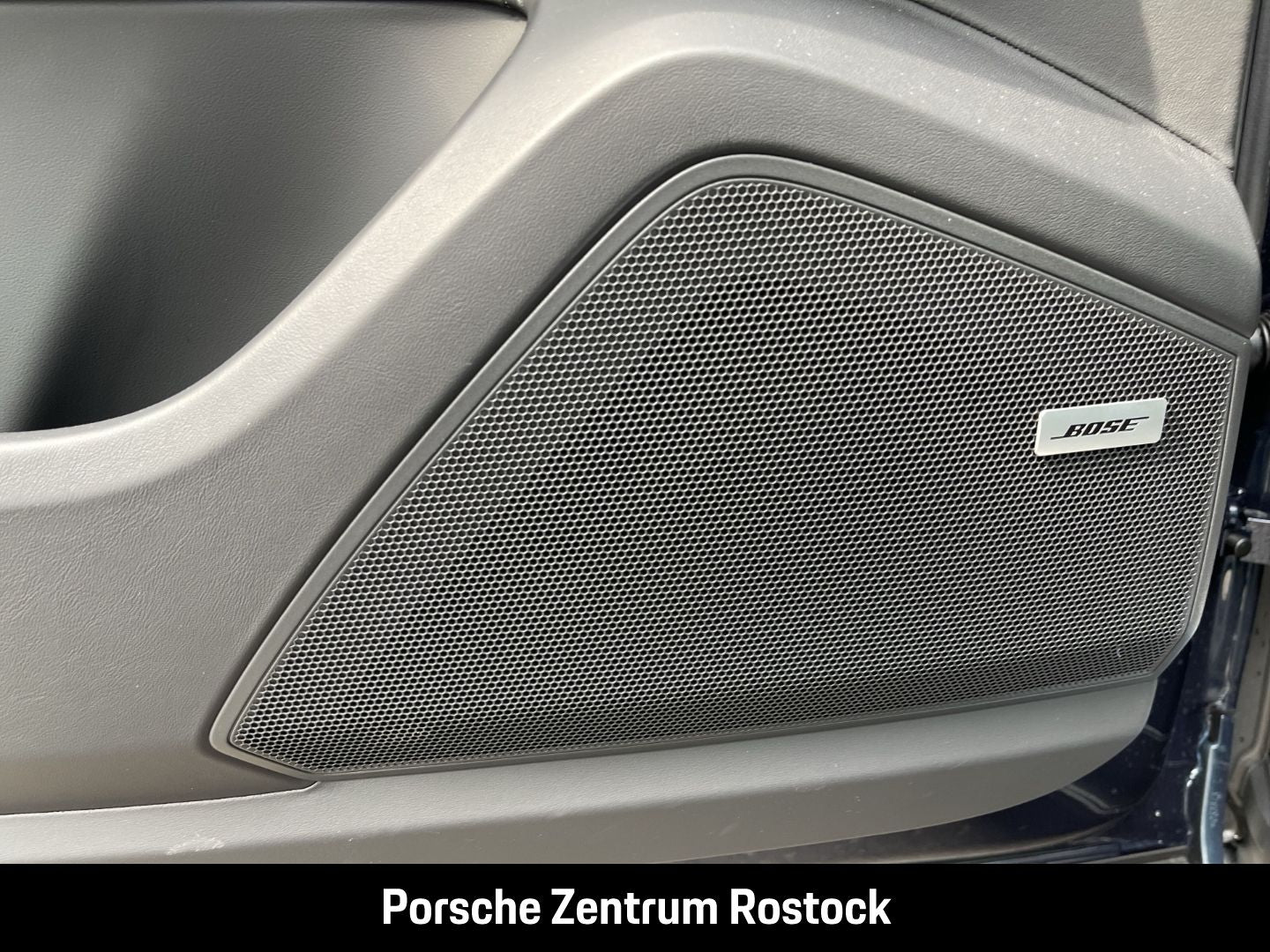 Porsche Cayenne E-Hybrid Coupe Panorama Surround-View