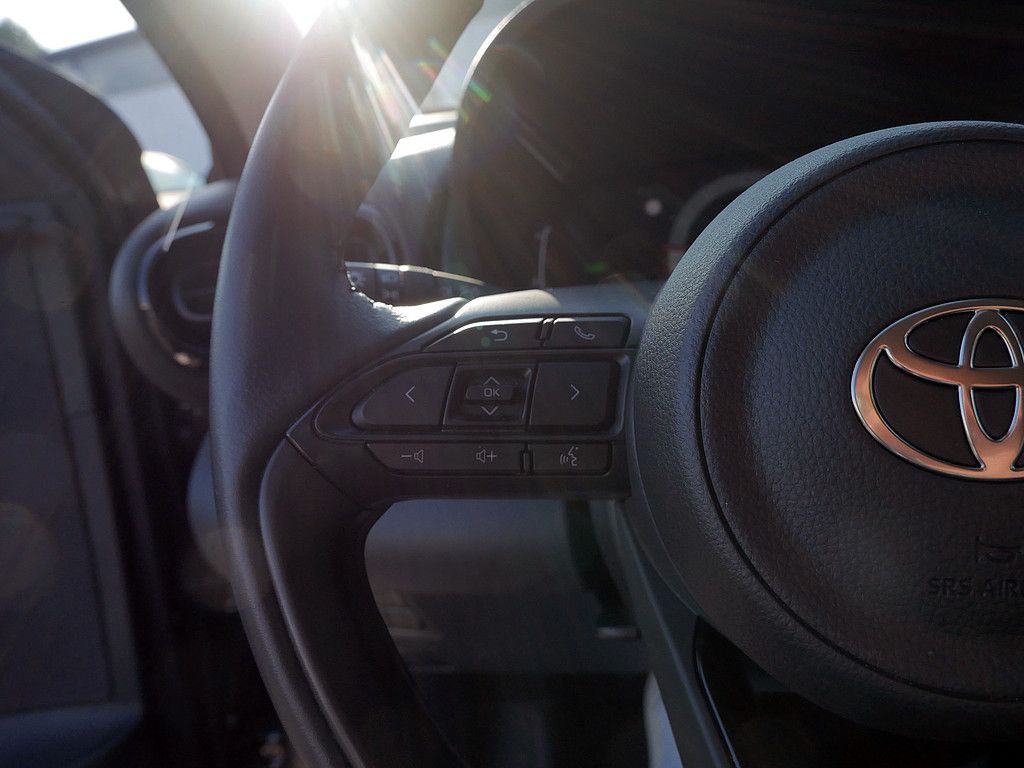 Toyota Yaris Hybrid Style LED PDC ACC KAMERA KLIMA SHZ