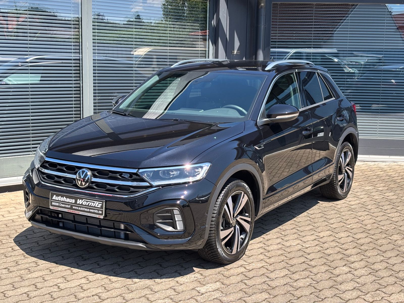 Volkswagen T-Roc 2.0 TSI 4MOTION R-Line - Samsaru's Car Outlet