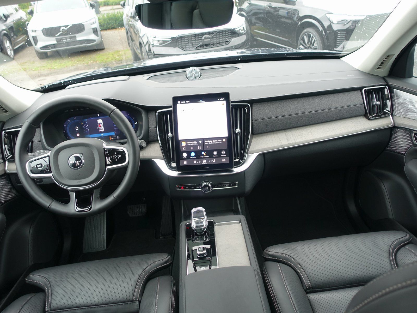 Volvo XC90 Plus Dark T8 AWD Plug-in Hybrid//B&W/AHK