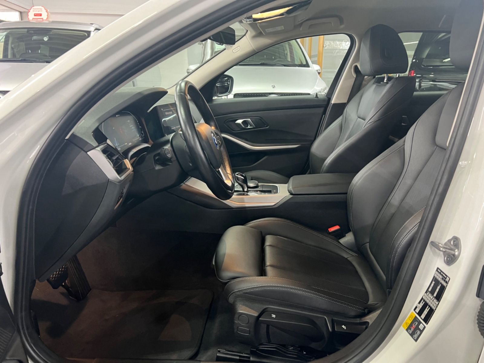 BMW 330 e Advantage Touring - Samsaru's Car Outlet