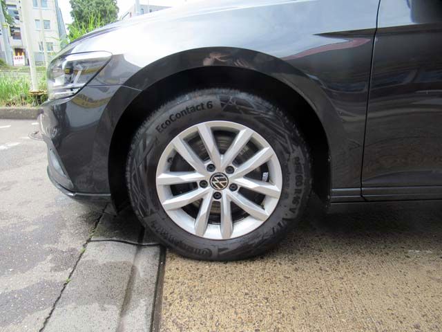 Volkswagen Passat Variant 2.0TDI DSG - Samsaru's Car Outlet