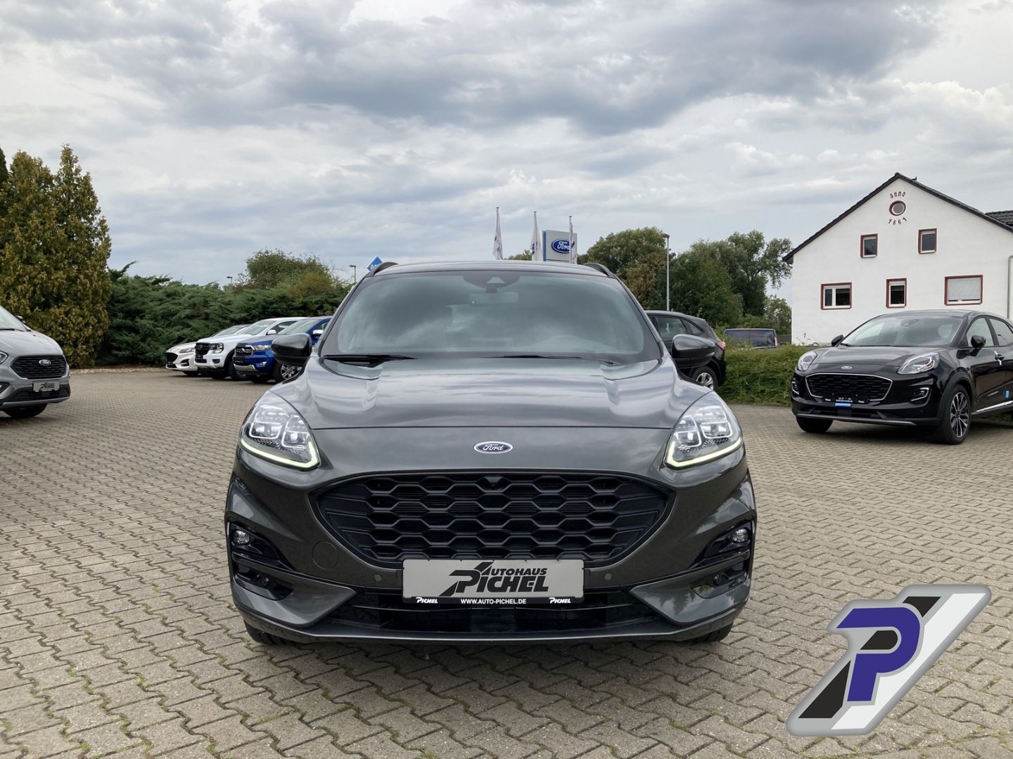 Ford Kuga PHEV ST-Line X - Samsaru's Car Outlet