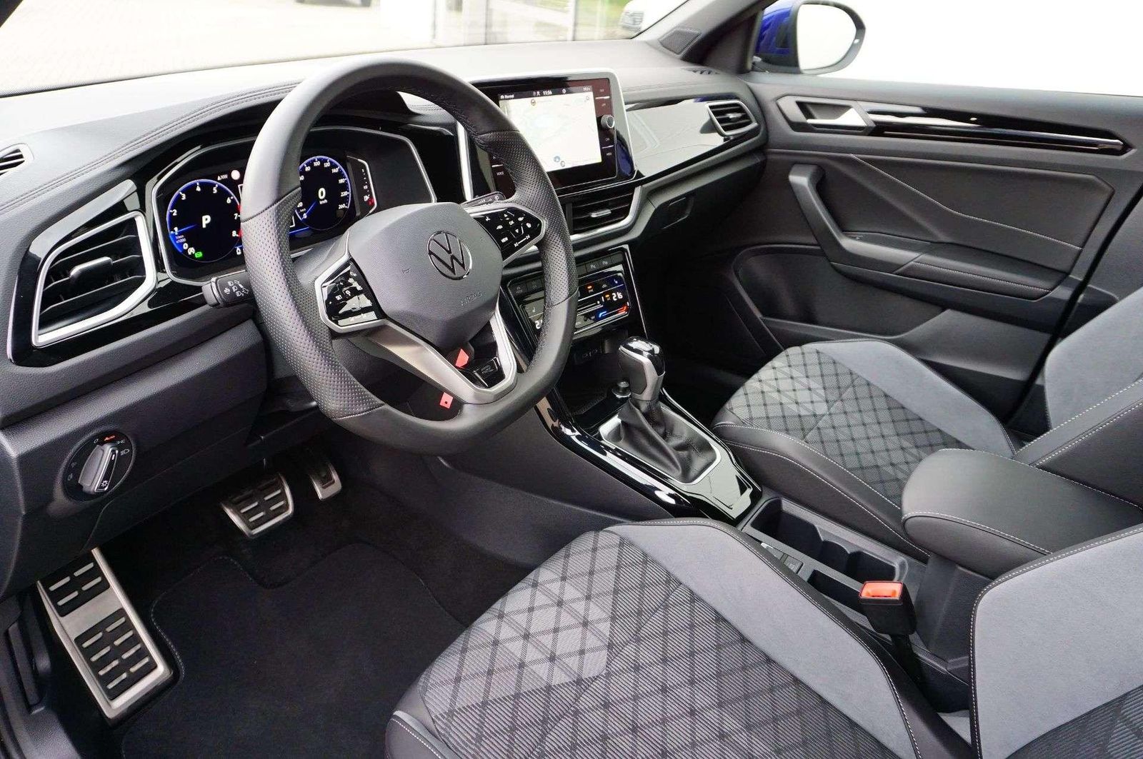Volkswagen T-Roc R-Line - Samsaru's Car Outlet