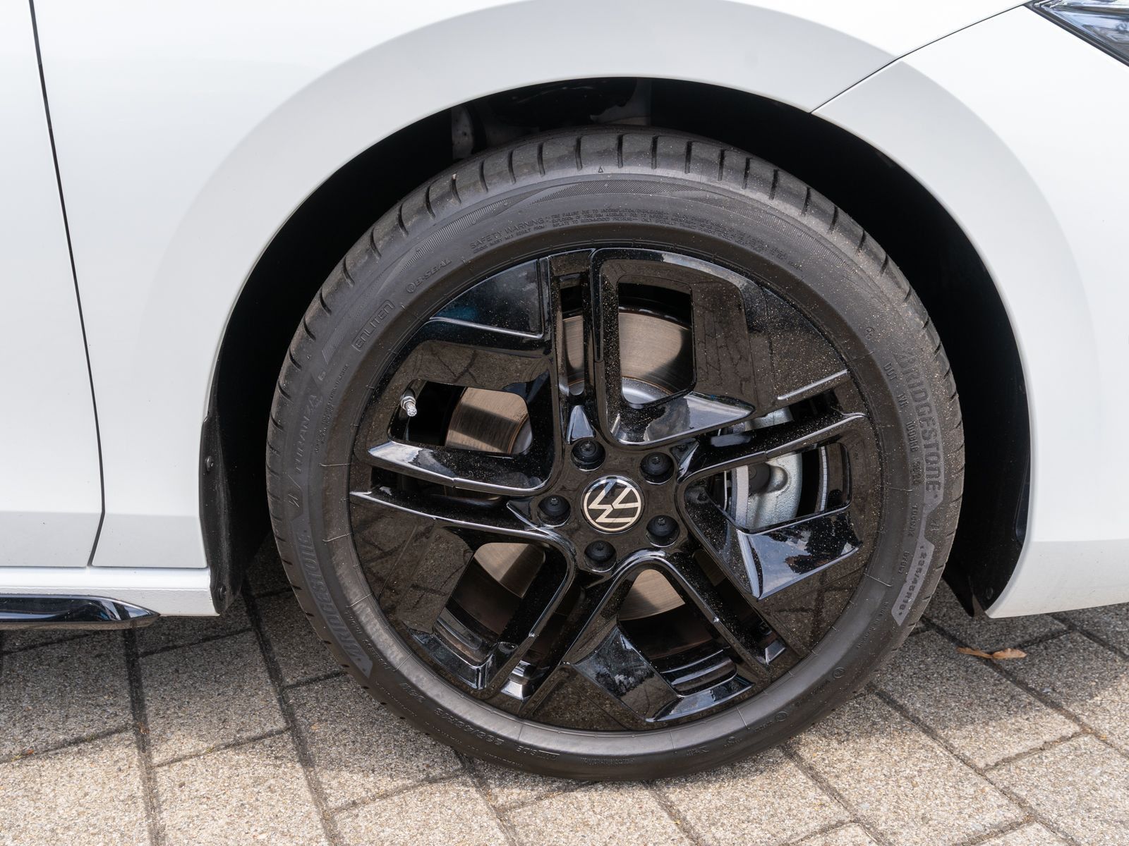 Volkswagen Passat Variant R-Line 2.0TDI 4M DSG PANO HUD AHK