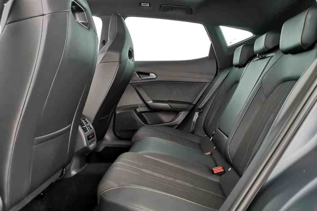 Cupra Formentor VZ 4DRIVE DSG NP:62tEUR! MATT+PANO+AHK