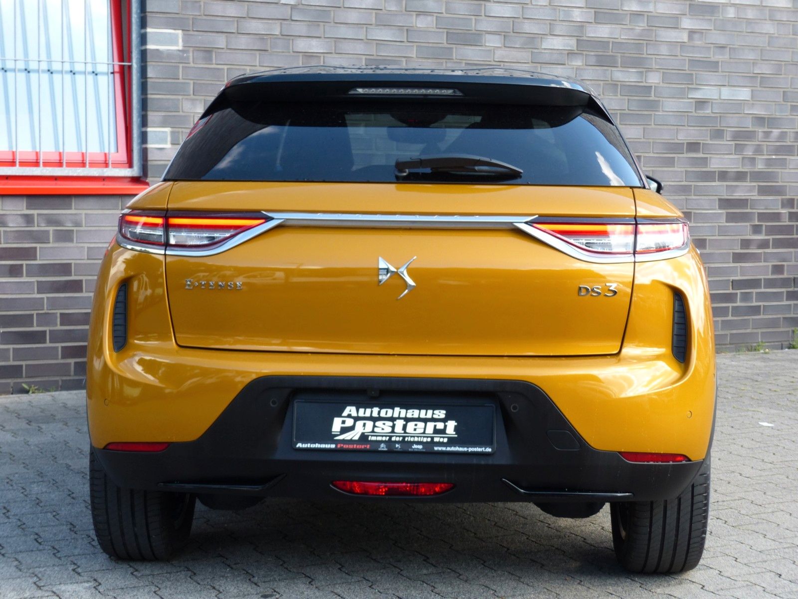 DS Automobiles DS 3 Crossback E-Tense Grand Chic - Samsaru's Car Outlet