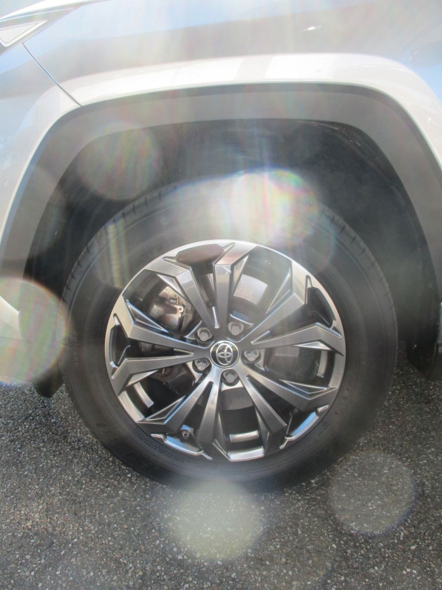 Toyota RAV4 Hybrid 4x4 Team - Samsaru's Car Outlet