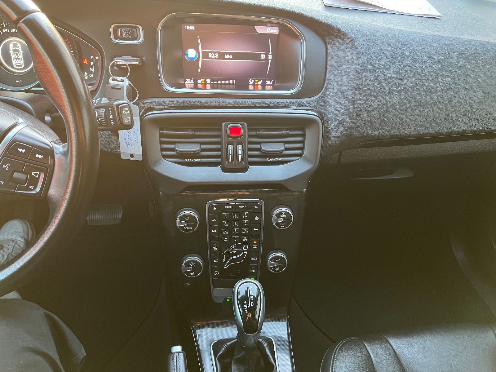 Volvo V40 Linje Svart+Kamera+LED+Tempomat+Start-Stop