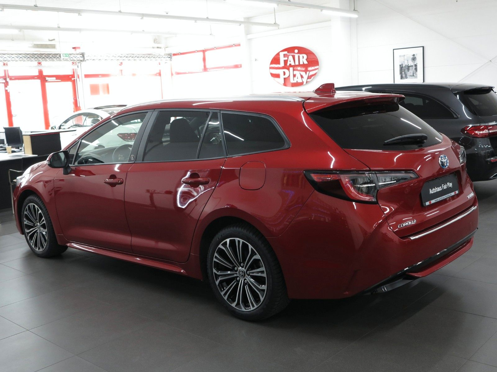 Toyota Corolla Tour Sports Hybrid - Samsaru's Car Outlet