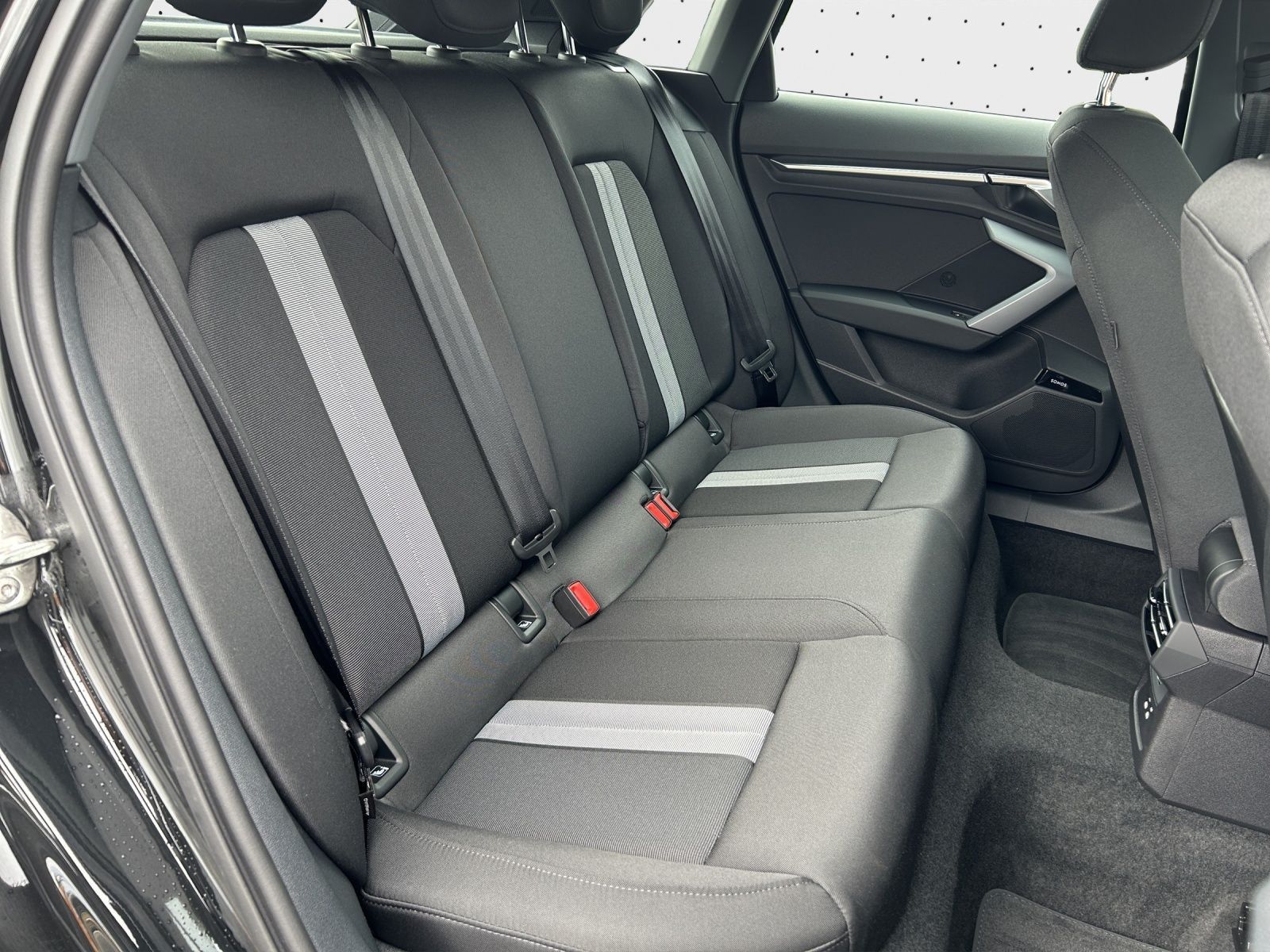 Audi A3 Sportback 35 TDI advanced - Samsaru's Car Outlet