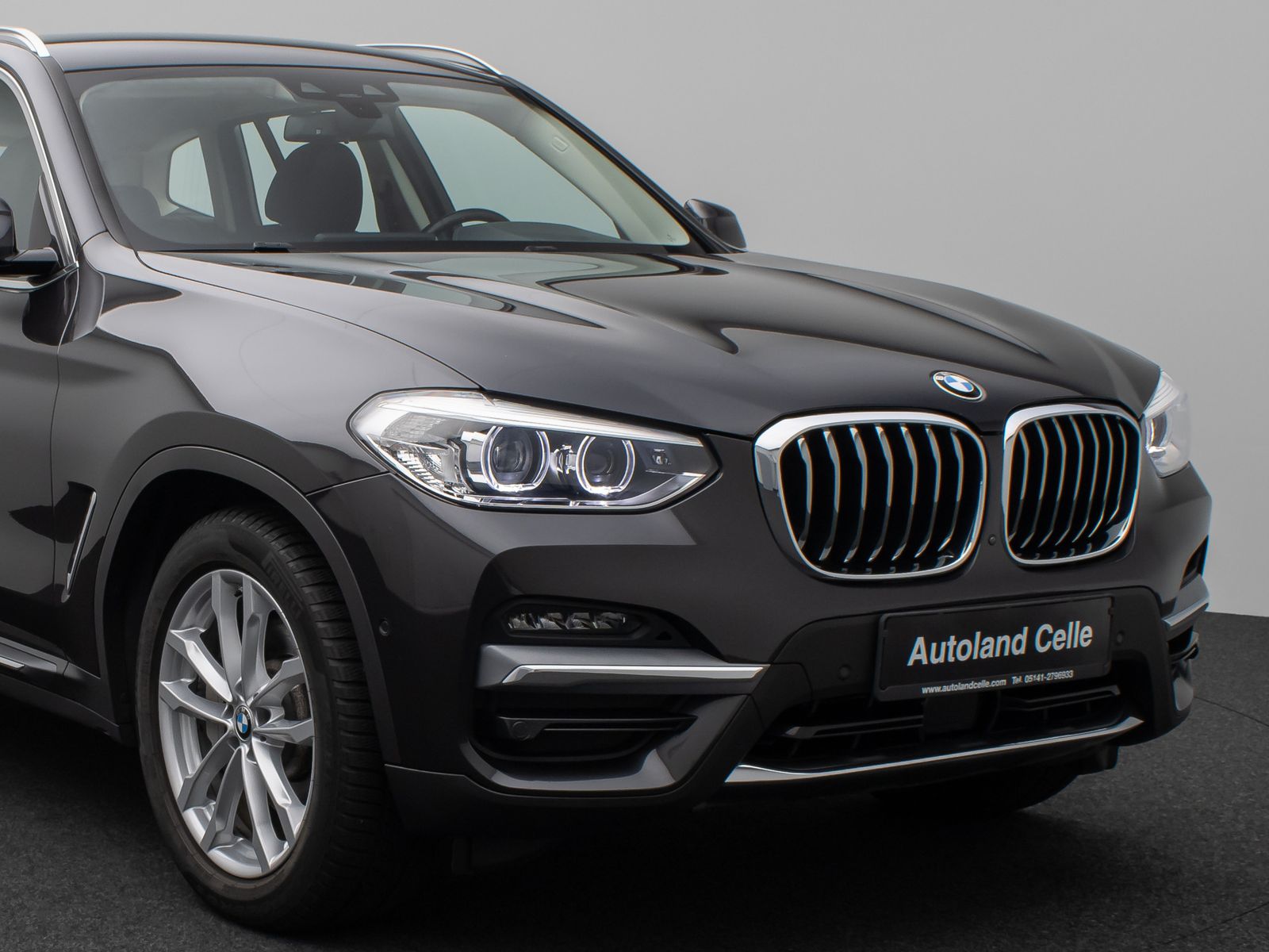 BMW X3 xD30d LuxuryLine - Samsaru's Car Outlet