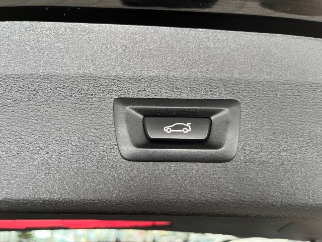 BMW X1 xDrive 20d A X-Line - Samsaru's Car Outlet