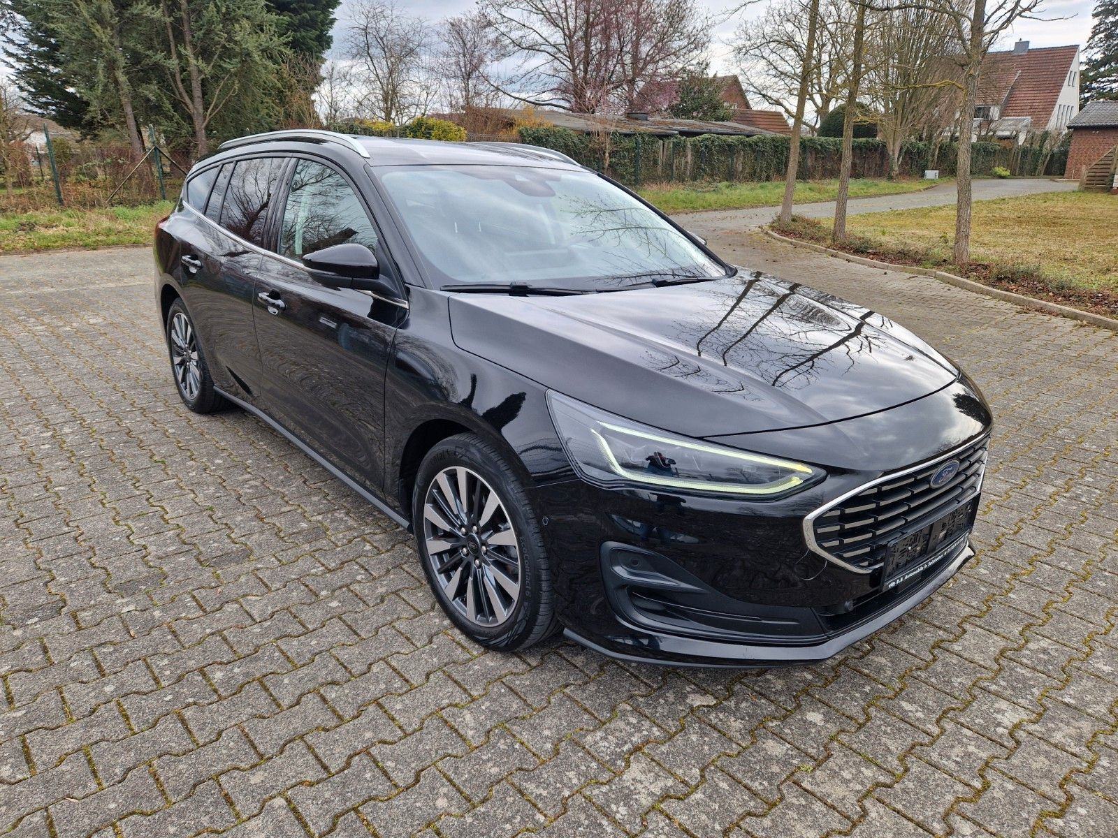Ford Focus Tun.Titanium 1.Hd Aut. LED AHK NAVI Rf ACC