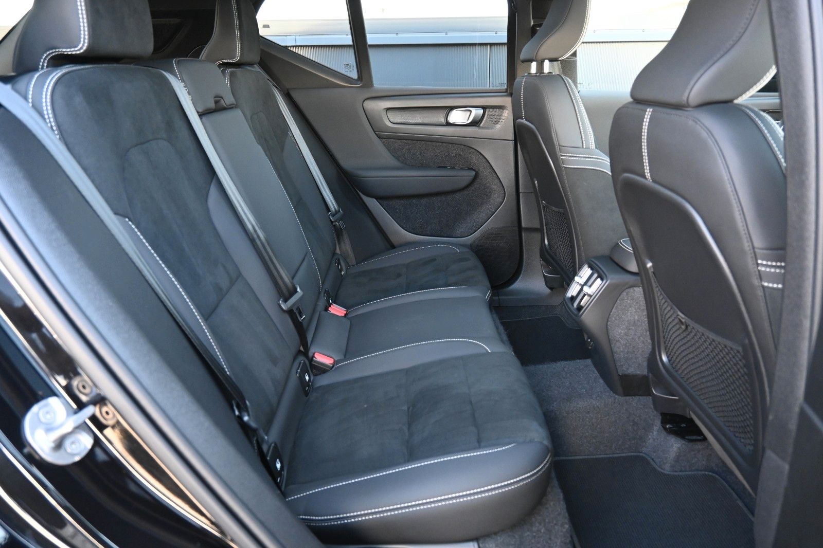 Volvo XC40 B4 DSG Ultra Dark*PANO*RFK*ACC*AHK